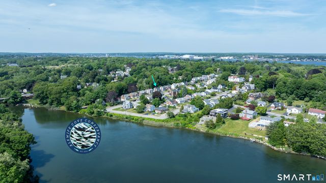 55 Woodlawn Road, New London, CT 06320