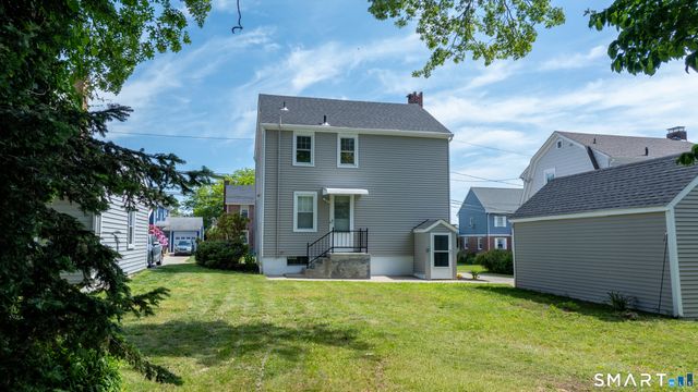 55 Woodlawn Road, New London, CT 06320