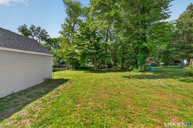 55 Woodlawn Road, New London, CT 06320