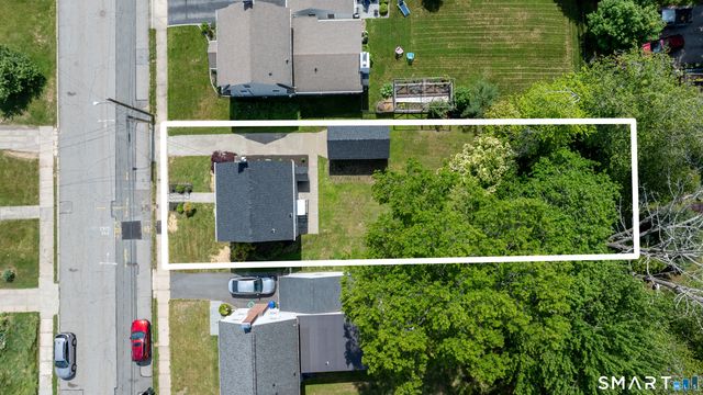 55 Woodlawn Road, New London, CT 06320
