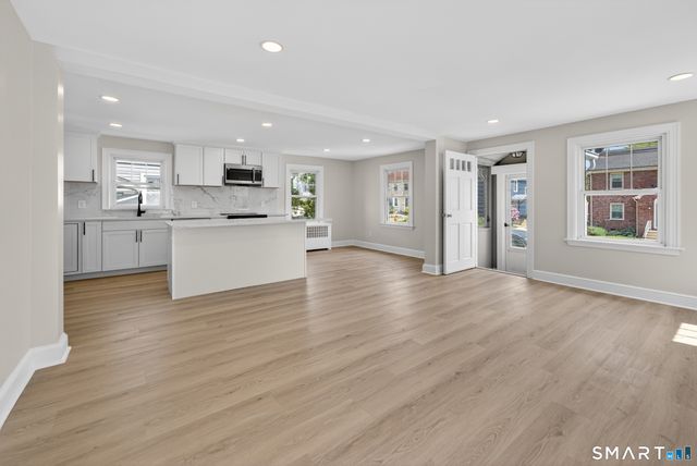 55 Woodlawn Road, New London, CT 06320
