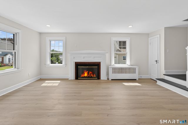 55 Woodlawn Road, New London, CT 06320