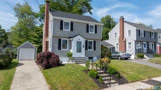 55 Woodlawn Road, New London, CT 06320