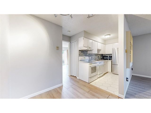 5770 E Warren Ave 213, Denver, CO 80222