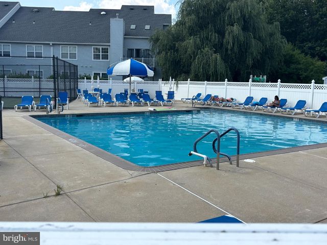 1002 SQUIRREL RD, Marlton, NJ 08053