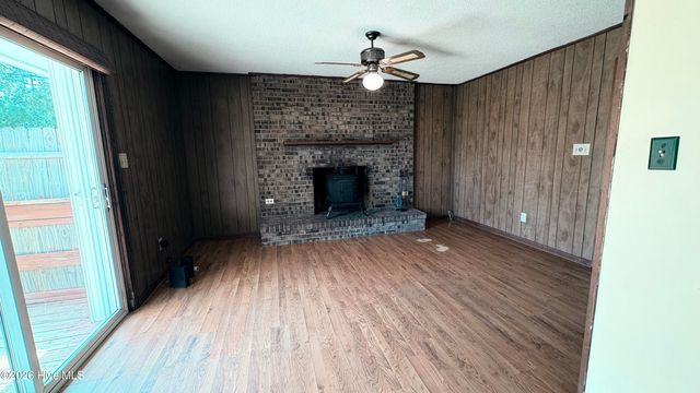 32 Arrowhead Drive, Hubert, NC 28539