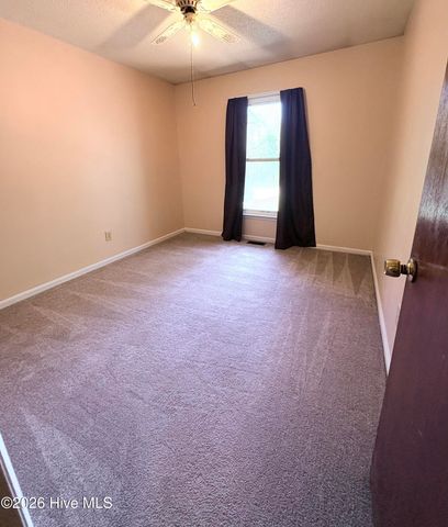 32 Arrowhead Drive, Hubert, NC 28539