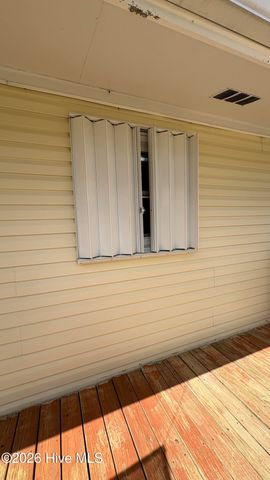 32 Arrowhead Drive, Hubert, NC 28539