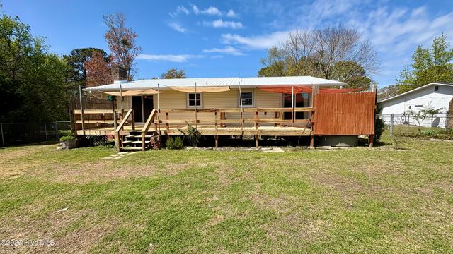 32 Arrowhead Drive, Hubert, NC 28539