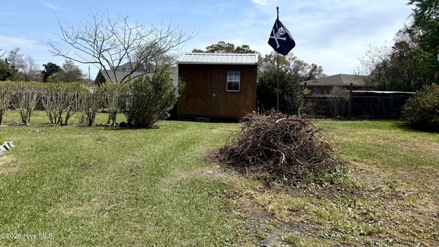 32 Arrowhead Drive, Hubert, NC 28539