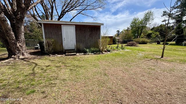 32 Arrowhead Drive, Hubert, NC 28539