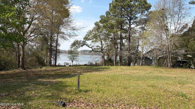 32 Arrowhead Drive, Hubert, NC 28539