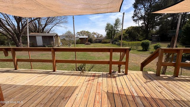 32 Arrowhead Drive, Hubert, NC 28539