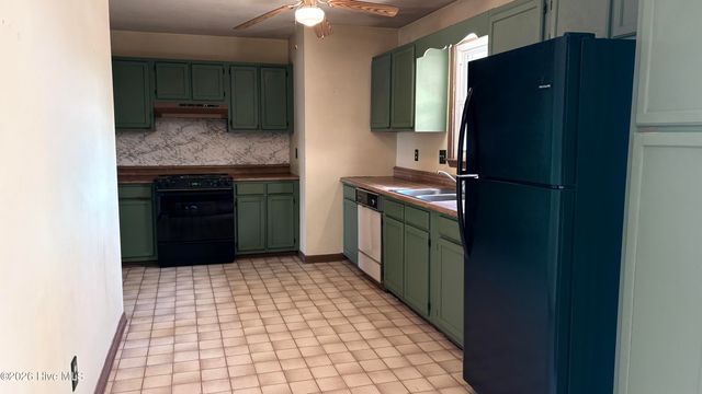 32 Arrowhead Drive, Hubert, NC 28539