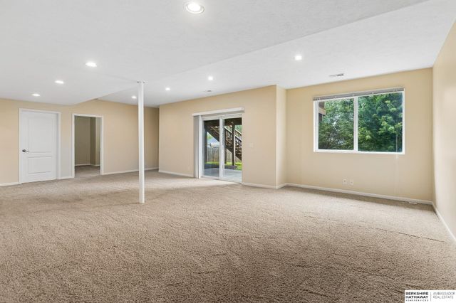 10710 S 26th Street, Bellevue, NE 68123