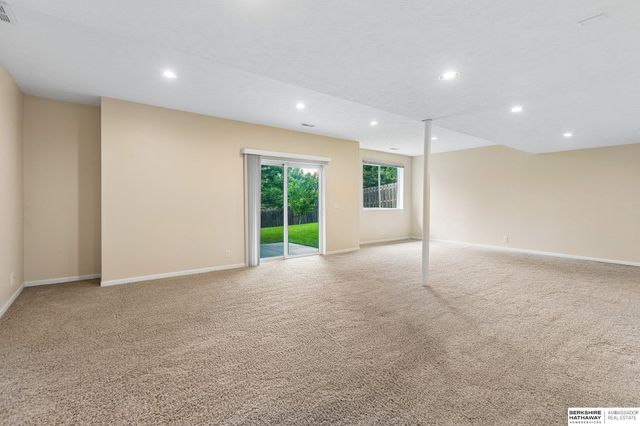 10710 S 26th Street, Bellevue, NE 68123