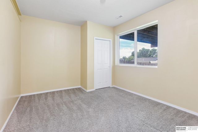 10710 S 26th Street, Bellevue, NE 68123