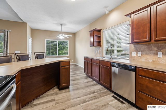 10710 S 26th Street, Bellevue, NE 68123