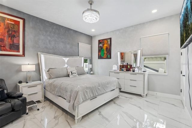 7210 N AMOS AVENUE, Tampa, FL 33614