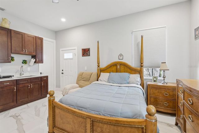7210 N AMOS AVENUE, Tampa, FL 33614