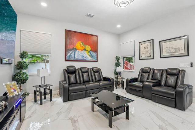 7210 N AMOS AVENUE, Tampa, FL 33614