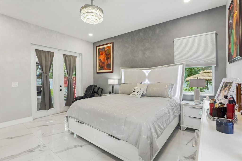 Image 16 of property listing at 7210 N AMOS AVENUE, Tampa, FL 33614