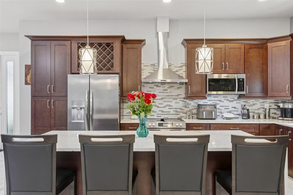 Image 10 of property listing at 7210 N AMOS AVENUE, Tampa, FL 33614