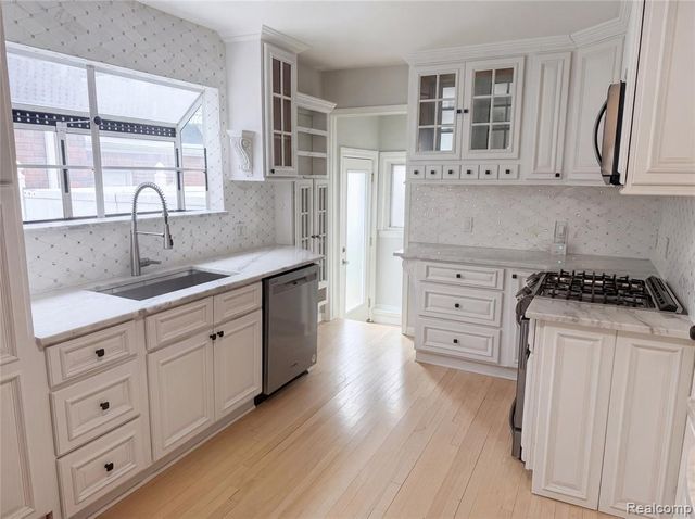 916 Longfellow Avenue, Royal Oak, MI 48067