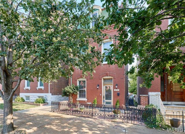 2719 Arsenal Street, St Louis, MO 63118