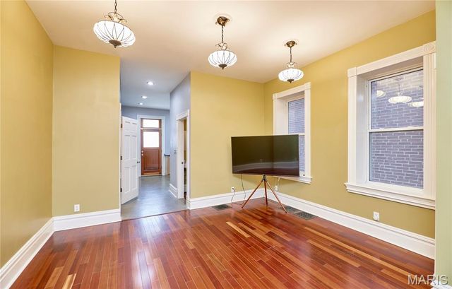 2719 Arsenal Street, St Louis, MO 63118