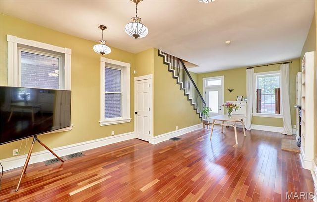 2719 Arsenal Street, St Louis, MO 63118