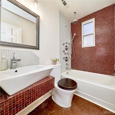 2719 Arsenal Street, St Louis, MO 63118