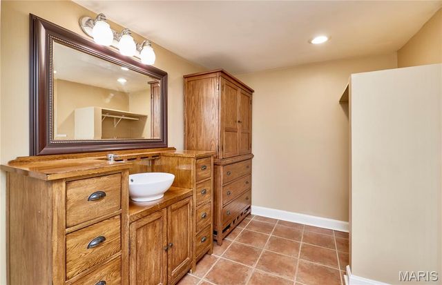 2719 Arsenal Street, St Louis, MO 63118