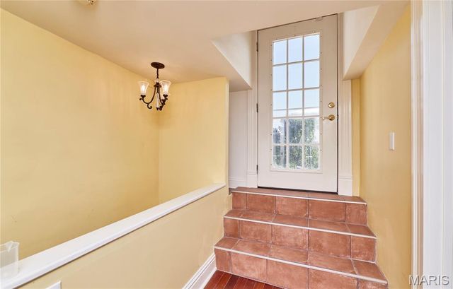 2719 Arsenal Street, St Louis, MO 63118