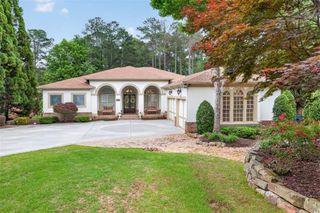 6010 Robbs Drive, Cumming, GA 30041