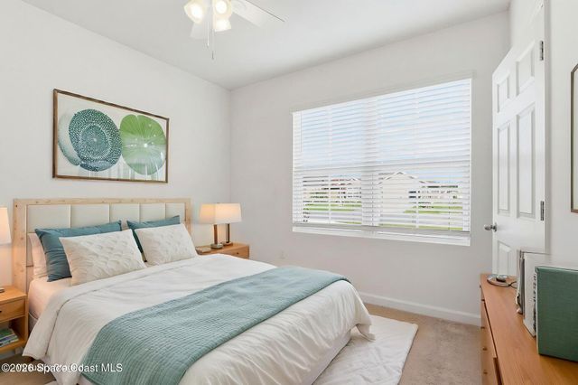 271 Guinevere Drive SW, Palm Bay, FL 32908