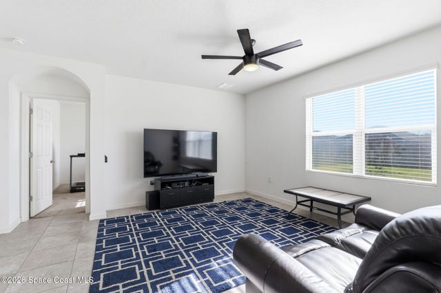 271 Guinevere Drive SW, Palm Bay, FL 32908