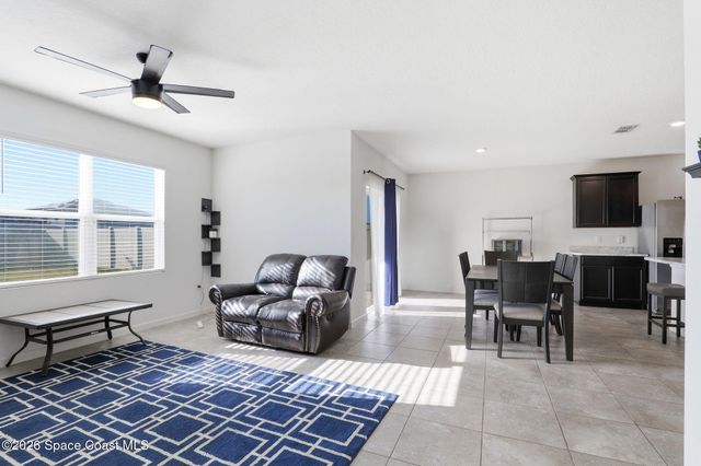 271 Guinevere Drive SW, Palm Bay, FL 32908