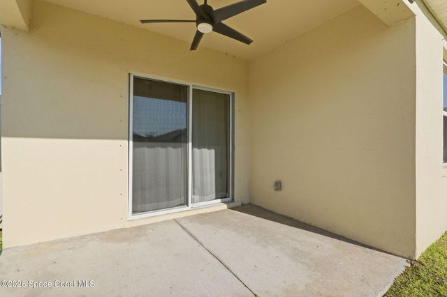 271 Guinevere Drive SW, Palm Bay, FL 32908