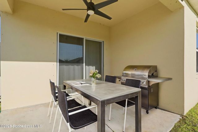 271 Guinevere Drive SW, Palm Bay, FL 32908