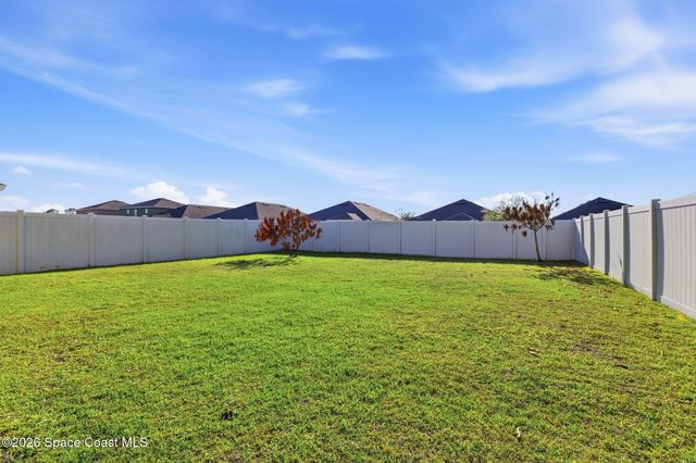 271 Guinevere Drive SW, Palm Bay, FL 32908