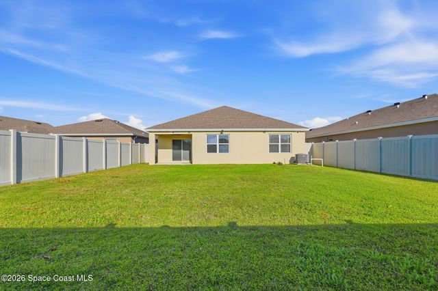 271 Guinevere Drive SW, Palm Bay, FL 32908