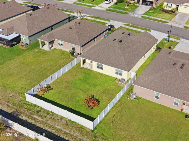 271 Guinevere Drive SW, Palm Bay, FL 32908