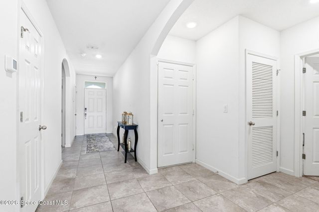 271 Guinevere Drive SW, Palm Bay, FL 32908