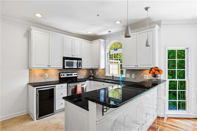 12 Honour Avenue NW 7, Atlanta, GA 30305