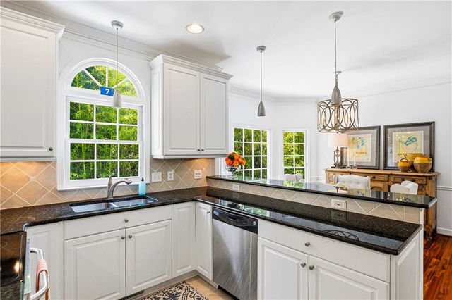 12 Honour Avenue NW 7, Atlanta, GA 30305
