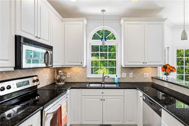 12 Honour Avenue NW 7, Atlanta, GA 30305