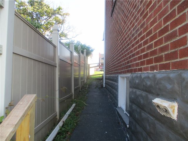 1133 Maryland Ave, Duquesne, PA 15110