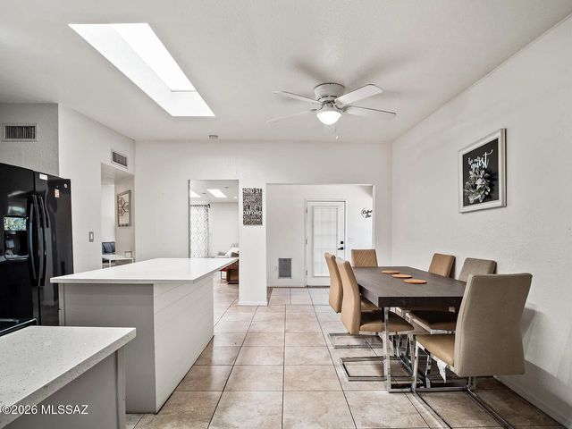 6832 N Autumn Place, Tucson, AZ 85741