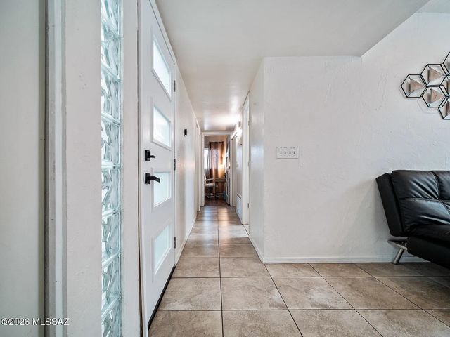 6832 N Autumn Place, Tucson, AZ 85741